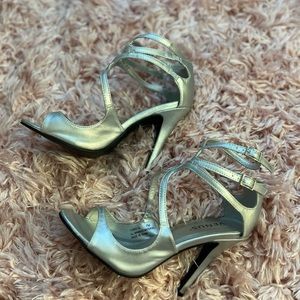Venus silver heels in size 7